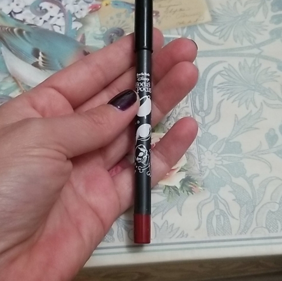 SOLD!!! Colourpop I Put A Spell On You Disney Hocus Pocus Lipstick & Liner Set! - Picture 7 of 14